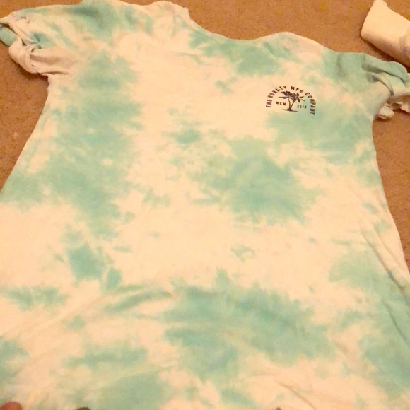 A light teal blue tie dye shirt - Picture 1 of 2